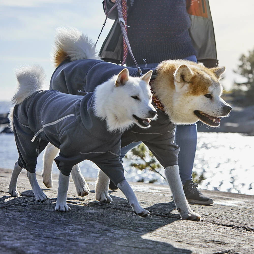 Hurtta Midlayer Overall – Wärmender Hundeoverall für kühle Tage