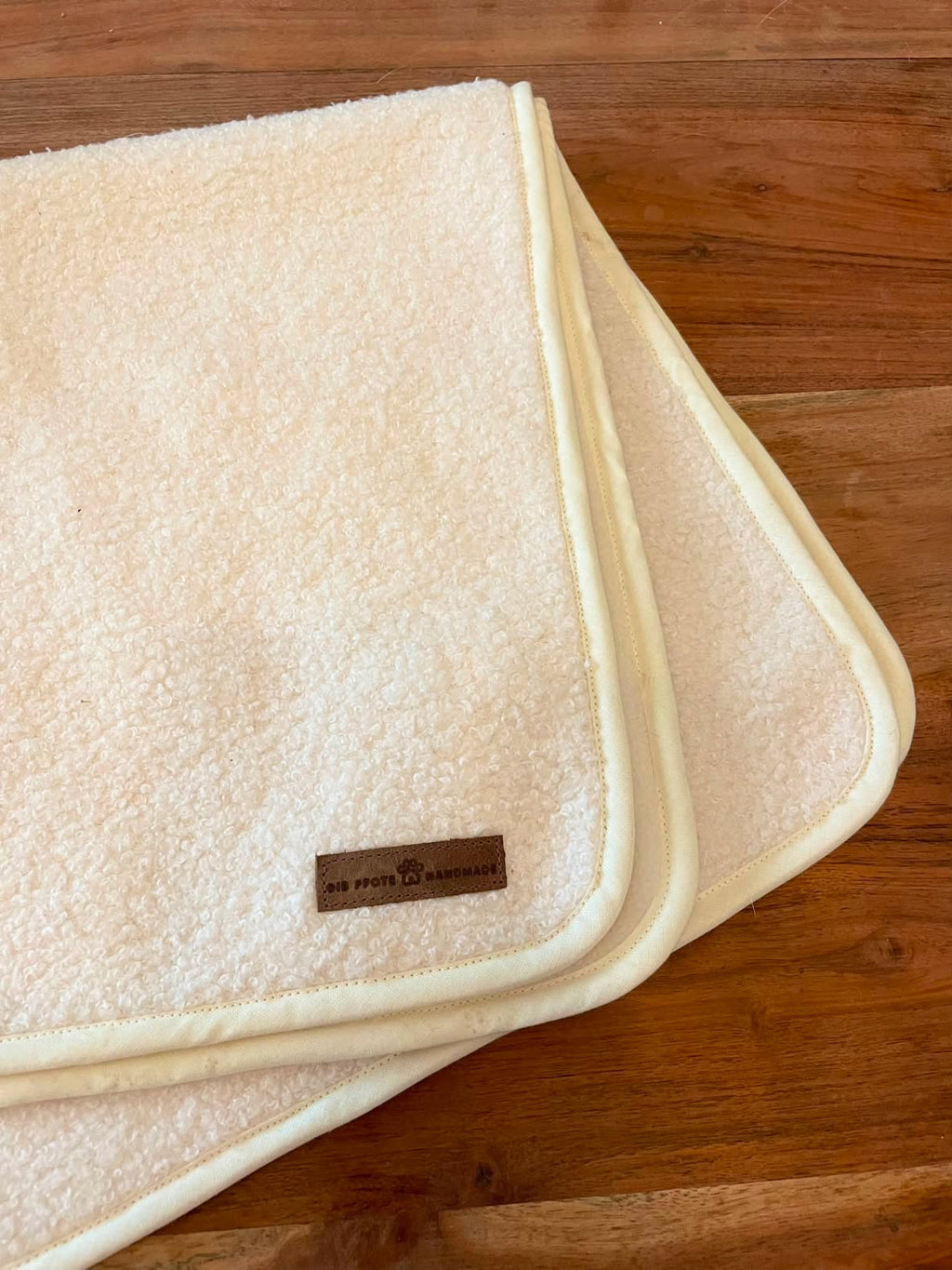Kuscheldecke – handgefertigt & optional personalisierbar