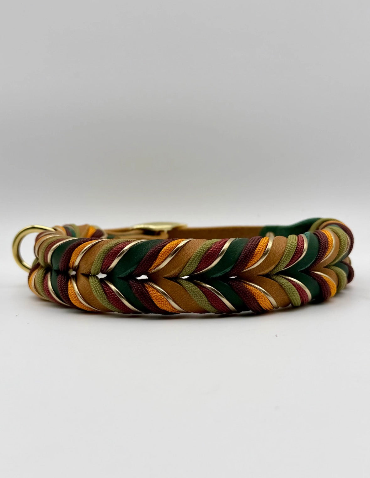 Hundehalsband „Woodland Moss“ – handgeflochten aus Fettleder & Paracord