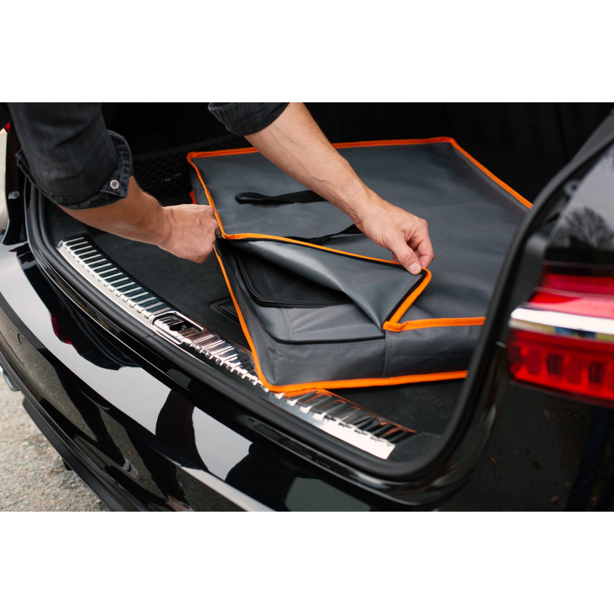 Knuffelwuff faltbare Hundebox Auto Transportbox Alverstone mit Aluminiumgestell für den Kofferraum